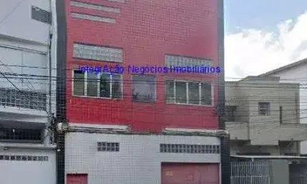 Galpão 454m² e  02 banheiros.  excelente localização entre as ruas joão dos santos estrelado, sepetiba e praça júlio cesar.  todas as informações