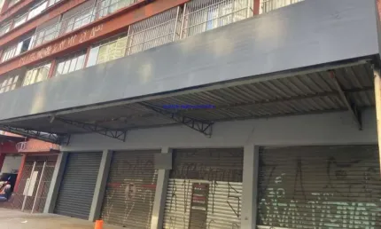 Loja 302m² e 04 banheiros.  excelente localização á 10 minutos andando para a estação do metrô anhangabaú; entre as ruas avanhandava