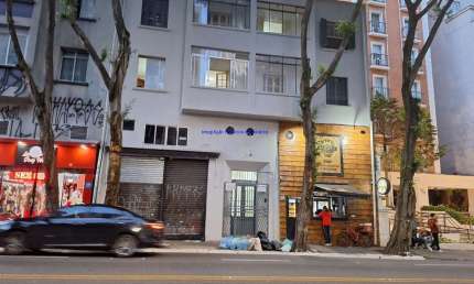 Apartamento 90m², 02 dormitórios e 01 banheiro.  Condomínio com segurança e portaria.  Excelente localização