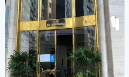 Conjunto Comercial 55m² e 01 banheiro.  Condomínio com segurança e portaria.  Excelente localização á 9 minutos andando para a Estação do Metrô