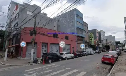 Predio 617m² e 04 banheiros.  Excelente localização entre as Ruas Canindé, Hannemann e Carnot.