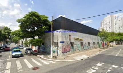 Galpão 3300m² e 10 banheiros.  Excelente localização entre as Ruas Serra de Paracaina, Alexandrino da Silveira Bueno e Avenida do  Estado.