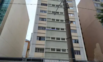 Apartamento studio 28m², 01 dormitório e 01 banheiro.  condomínio com portaria.  excelente localização á 8 minutos andando para a estação do metrô