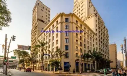 Apartamento Studio MOBILIADO 20m², 01 dormitório, 01 banheiro.  Condomínio com portaria 24hrs, academia, acesso Wi-Fi, sala de reuniões, lavanderia