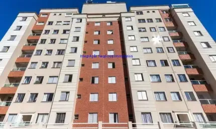 Apartamento 49m², 02 quartos e 01 banheiro.  Condomínio com portaria, segurança, piscina, churrasqueira, academia, brinquedoteca, playground