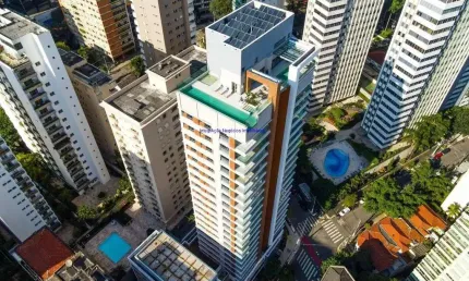 Apartamento 156m², 03 dormitórios (sendo suítes), 04 banheiros e 03 vagas de garagem.  condomínio com portaria e segurança, piscina, academia