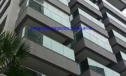 Conjunto Comercial 184m³, 03 banheiros e 04 vagas na garagem.  Condomínio com portaria 24hrs.  Excelente localização á 9 minutos andando para