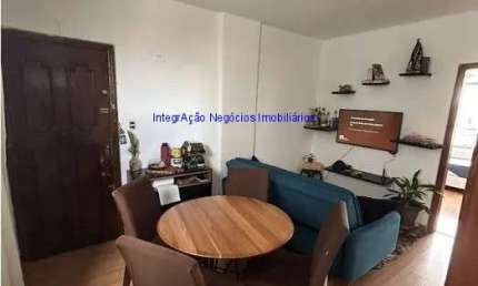 Apartamento 50m², 02 dormitórios e 01 banheiro.  Condomínio com portaria e segurança.   Excelente localização á 1 minuto andando para a estação