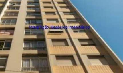 Apartamento 160m², 03 dormitórios, 02 banheiros e 01 vaga na garagem.  Condomínio com portaria, segurança 24hrs, piscina e salão de festa.  Excelente