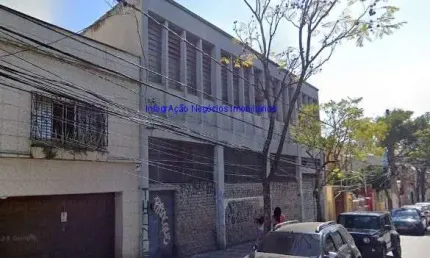 Galpão 949m² e 05 banheiros.  Excelente localização entre as Ruas Manuel Dutra, Conselheiro Carrão e Conselheiro Ramalho.