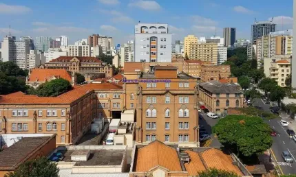 Apartamento Studio MOBILIADO 27,66m²,  01 dormitório e 01 banheiro.  Condomínio com portaria e segurança.  Excelente localização