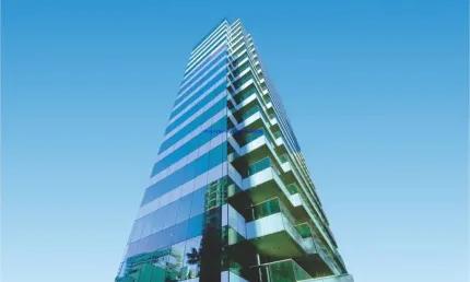 Prédio 4.427 m², 15 pavimentos, 20 banheiros, 03 subsolos e 128 vagas de garagem.  excelente localização á 7 minutos andando para a estação do metrô