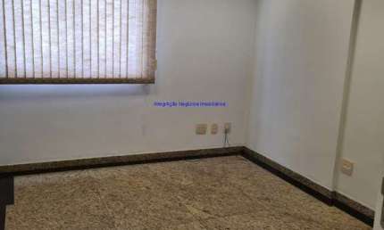 Apartamento 50m², 01 dormitório e 01 banheiro .  Condomínio com recepção e segurança.  Excelente localização á 8 minutos andando para a estação
