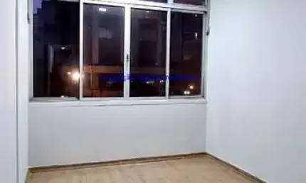 Apartamento 50m², 01 dormitório e 01 banheiro .  Condomínio com recepção e segurança.  Excelente localização á 8 minutos andando para a estação