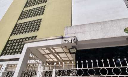 Apartamento 108,30m², 03 dormitórios (sendo 01 suíte), 02 banheiros e 01 vaga na garagem.  Condomínio com portaria 24hrs.  Excelente localização