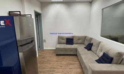 Conjunto Comercial 104m² e 02 banheiros.   Condomínio com recepção e segurança.  Excelente localização á 2 minutos andando para a estação do metrô
