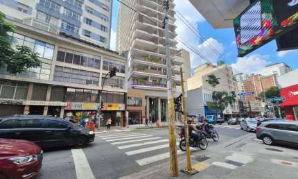 Loja  186,49m² e 02 banheiros.  Excelente localização á 7 minutos andando para a estação do metrô Consolação; Entre as Ruas Fernando de Albuquerque, B