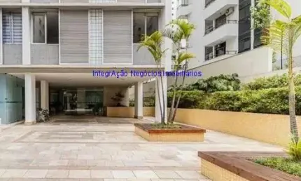 Apartamento 100m², 02 dormitórios e 01 banheiro.  Condomínio com portaria, salão de festa e área verde.  Excelente localização