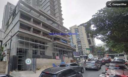 Loja 218,90 e 02 banheiros.  Excelente localização, á 8 minutos andando para a estação do metrô Campo Belo; Entre as Avenidas Portugal, Padre Antônio