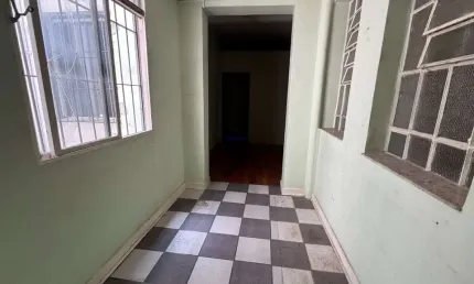 Conjunto comercial 75,04m², 01 sala e 01 banheiro.  Excelente localização, á 10 minutos andando para a estação do metrô Santa Cecilia
