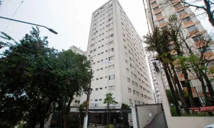 Condomínio com portaria e segurança.  Excelente localização á 8 minutos andando para a estação do metrô Santuário N. Sra. de Fátima-Sumaré;