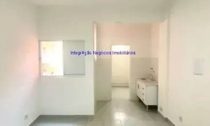 Apartamento Studio 30m², 01 dormitório e 01 banheiro.  Condomínio com portaria e segurança.  Excelente localização