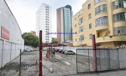 Terreno  800m².   Excelente localização a 4 minutos andando para a estação de metro Santa Cecilia;  Entre as Ruas Jaguaribe, Jesuíno Pascoal e Amaral