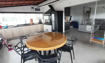 Apartamento  180m², 03 dormitórios (sendo 01 suíte) , 03 banheiros  e 02 vagas de garagem.