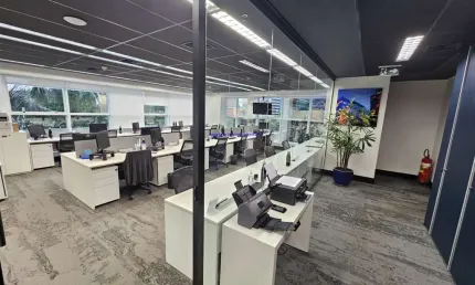 Conjunto comercial 466m², 04banheiros e 15 vagas na garagem.  condomínio com recepção e segurança.  excelente localização entre as ruas ibiaté,