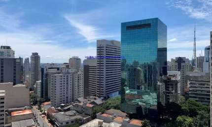 Apartamento 50m², 01 dormitório e 01 banheiro.  Condomínio com portaria e segurança.  Excelente localização á 7 minutos andando para a estação