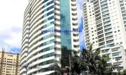 Conjunto comercial 37m² e 01 banheiro.  condomínio com recepção e segurança.  excelente localização á 6 minutos andando para a estação do metrô metro