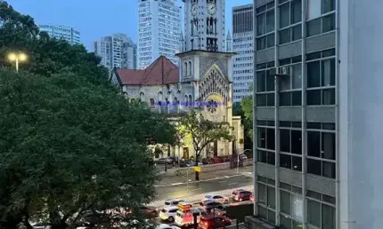 Apartamento Studio 31m², 01 dormitório e 01 banheiro.  Condomínio com portaria e segurança.  Excelente localização