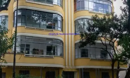 Apartamento 87m², 03 dormitórios, 02 banheiros e 01 vaga na garagem.    Condomínio com portaria e segurança.   Excelente localização