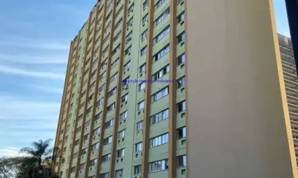 Apartamento  49m², 01 dormitório, 01 banheiro e 01 vaga na garagem.  Condomínio com portaria, segurança e piscina.  Excelente localização
