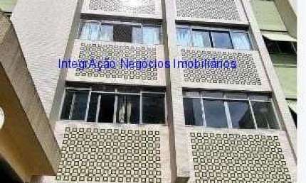Apartamento 88m², 03 dormitórios e 02 banheiros.  Condomínio com portaria e segurança.  Excelente localização