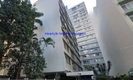 Apartamento 110m², 03 dormitórios, 03 banheiros e 01 vaga na garagem.   Condomínio com portaria e salão de festa.  Excelente localização