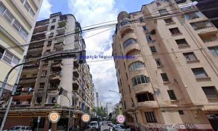 Apartamento Studio 33m², 01 dormitório e 01 banheiro.  Condomínio com portaria e segurança.  Excelente localização, a 8 minutos andando para a estação