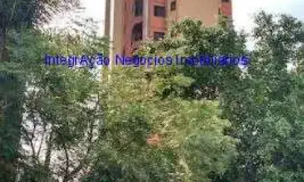 Apartamento 45m², 01 dormitório (sendo suíte), 02 banheiros e 01 vaga de garagem.  Condomínio com segurança, portaria, lavanderia coletiva, piscina,