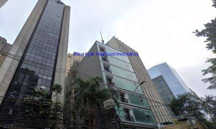 Conjunto Comercial 86m², 03 salas, 01 copa, 03 banheiros e 03 vagas na garagem.   Condomínio com recepção e segurança.  Excelente localização