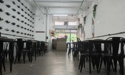 Loja 100m² e 02 banheiros.  excelente localização, á 8 minutos andando para a estação do metrô sumaré; entre as ruas galeno de almeida, arruda alvim