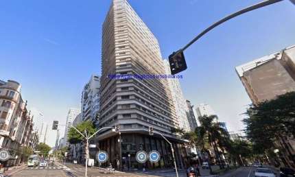 Apartamento 150m², 03 dormitórios e 02 banheiros.  Condomínio com portaria e segurança.  Excelente localização á 5 minutos andando para a estação