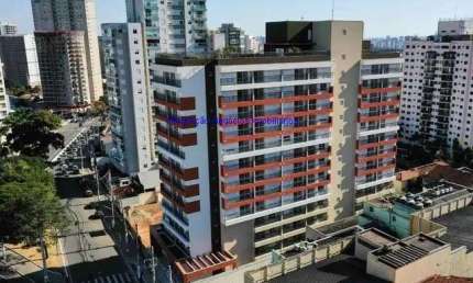 Apartamento Studio 33m², 01 dormitório e 01 banheiro.  Condomínio com portaria, segurança,  academia e salão de festa.  Excelente localização