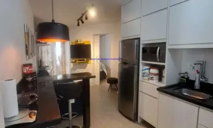 Apartamento 30m², 01 dormitório, 01 banheiro e 01 vaga de garagem.  condomínio com portaria, segurança, piscina, academia e salão de festas.