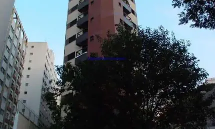 Apartamento 76m², 02 dormitórios (sendo 01 suíte), 02 banheiros e 02 vagas de garagem.   Condomínio com portaria, segurança, piscina, academia