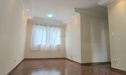 Apartamento 70m², 03 dormitórios, 01 banheiro e 01 vaga de garagem.  Condomínio com portaria e segurança.  Excelente localização