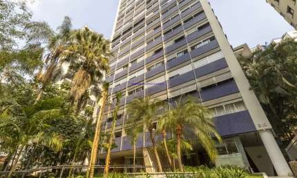 Apartamento 167,50m², 03 dormitórios (sendo 02 suítes),  04 banheiros e 02 vagas de garagem.  Condomínio com portaria e segurança.  Excelente