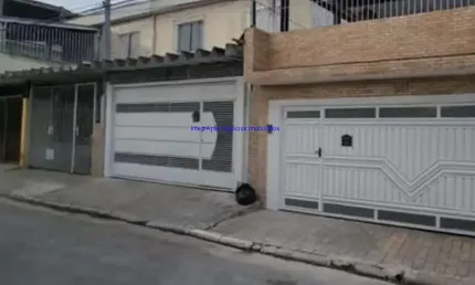 Casa 112m², 03 dormitórios, 02 banheiros e 02 vagas de garagem.  condomínio com recepção e segurança 24hrs.  excelente localização entre as avenidas