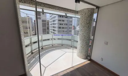 Apartamento 170m², 03 dormitórios (sendo suítes), 04  banheiros e 03 vagas de garagem.  Condomínio com recepção, segurança, piscina, academia
