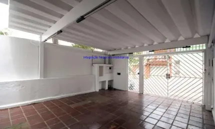 Sobrado residencial 164.50m², 03 dormitórios (sendo 01 suíte), 02 banheiros e 01 vaga nagaragem.  excelente localização