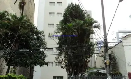 Condomínio com segurança e portaria 24hrs.  excelente localização entre as ruas penarforte mendes, barata ribeiro e peixoto gomide; próximo da estação